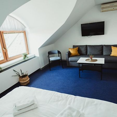 Hotel U Racka Ostrožská Nová Ves Exterior foto