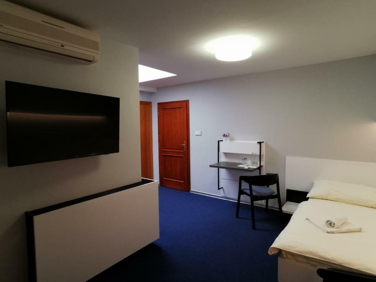 Hotel U Racka Ostrožská Nová Ves Exterior foto