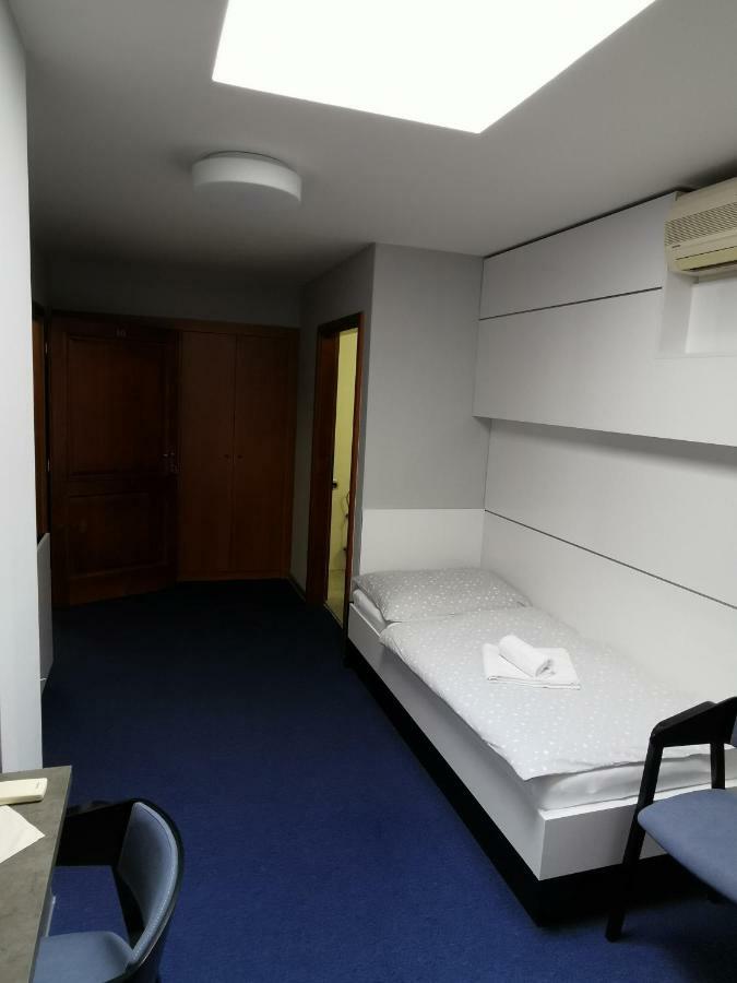 Hotel U Racka Ostrožská Nová Ves Exterior foto