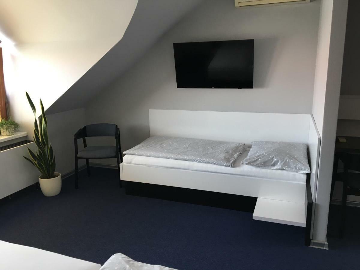 Hotel U Racka Ostrožská Nová Ves Exterior foto